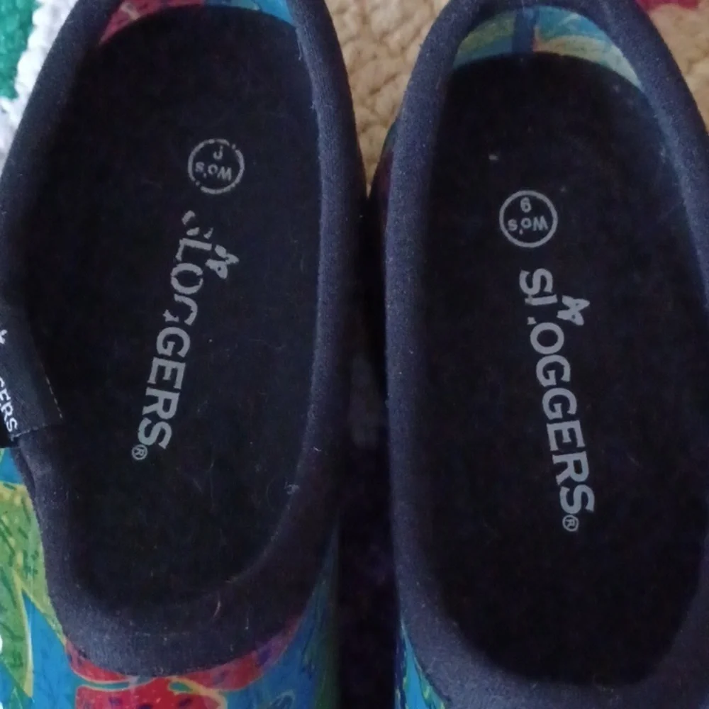 Sloggers floral slip on shoes, floral, waterproof, comfy, stylish,  sz 9